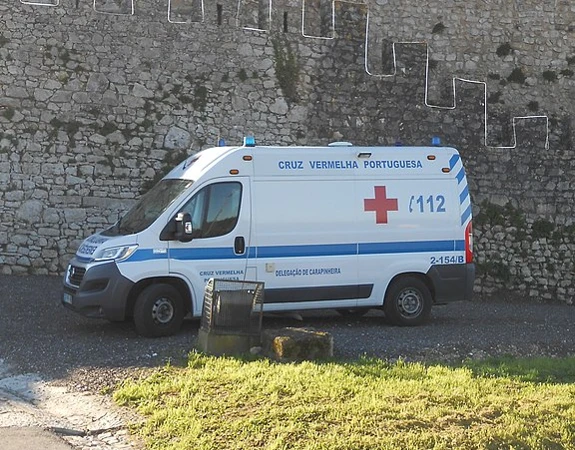 Ambulancia de la Cruz Roja Portuguesa