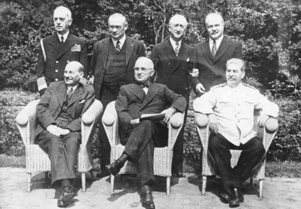 Attlee, Truman y Stalin en la Conferencia de Potsdam