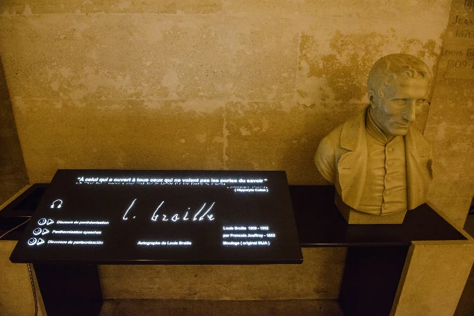 Memorial a Louis Braille en el Panteón de París