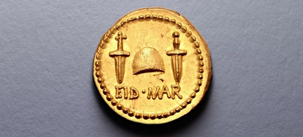 Roma - Áureo de Bruto 43 aC - Idus de Marzo - Reverso - Expuesta